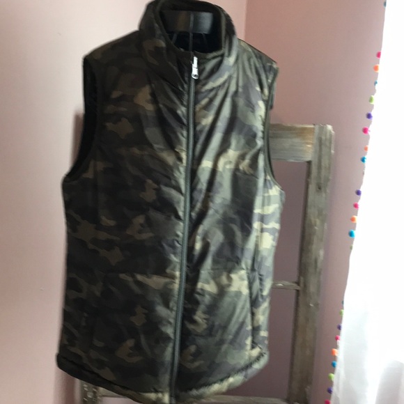 Core life camo vest size medium - Picture 1 of 5